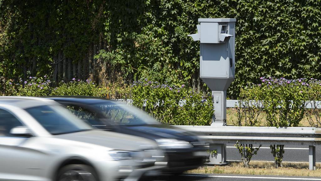 Mit 196 km/h unterwegs: Temposünder müssen nach Kontrolle Führerausweis abgeben