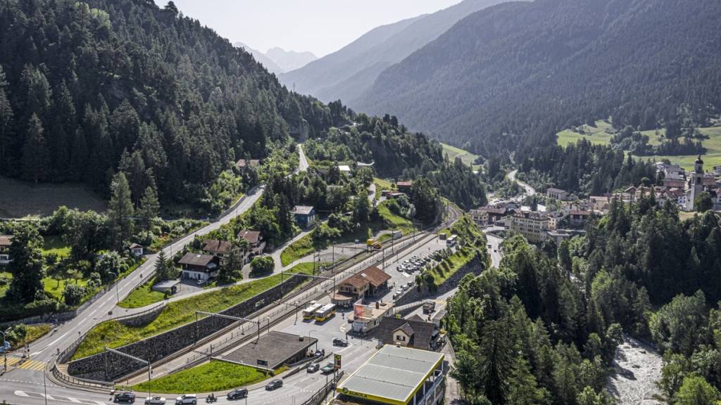 Der Bahnhof in Tiefencastel soll umgebaut werden. Der Kanton will sich an den Kosten beteiligen.