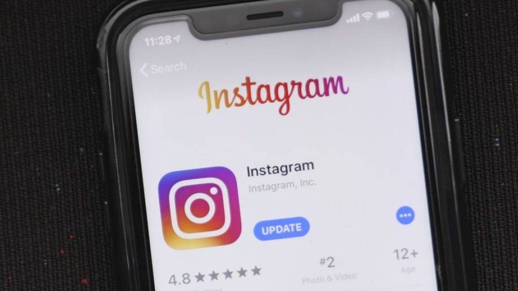 Instagram-Nutzer können in Zukunft vermeintliche Fake News melden. (Archivbild)