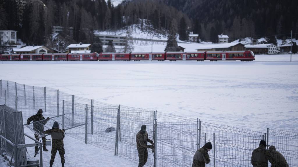 Kilometerlange Gitterwände prägen Davos während des WEF. Die Sicherheitsanforderungen werden von Jahr zu Jahr grösser.