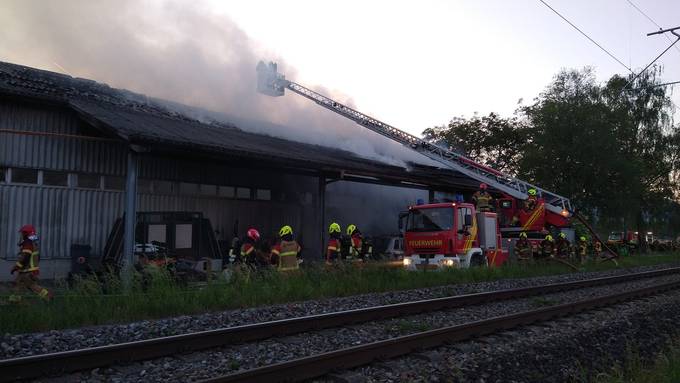 Stall geht in Flammen auf – Brandursache noch unklar
