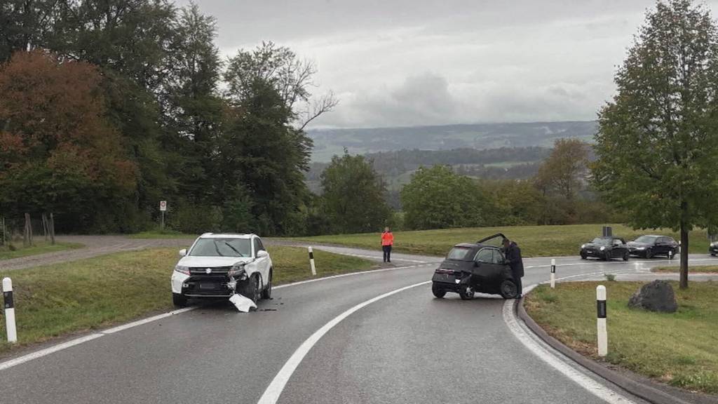 Gefährliche Kurve? 3 Unfälle in Zufikon innert 48 Stunden