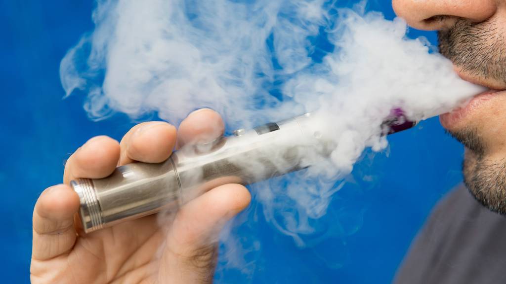 Rauchfrei ist nicht «dampffrei»: Nationalrat will E-Zigaretten erlauben 