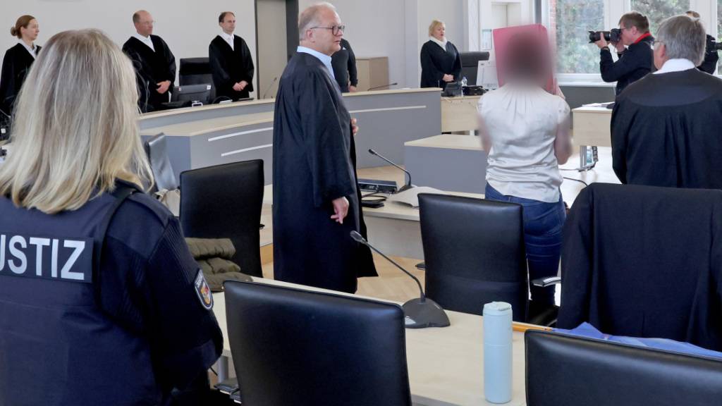 Mordprozess im Landgericht in Rostock. Foto: Bernd Wüstneck/dpa