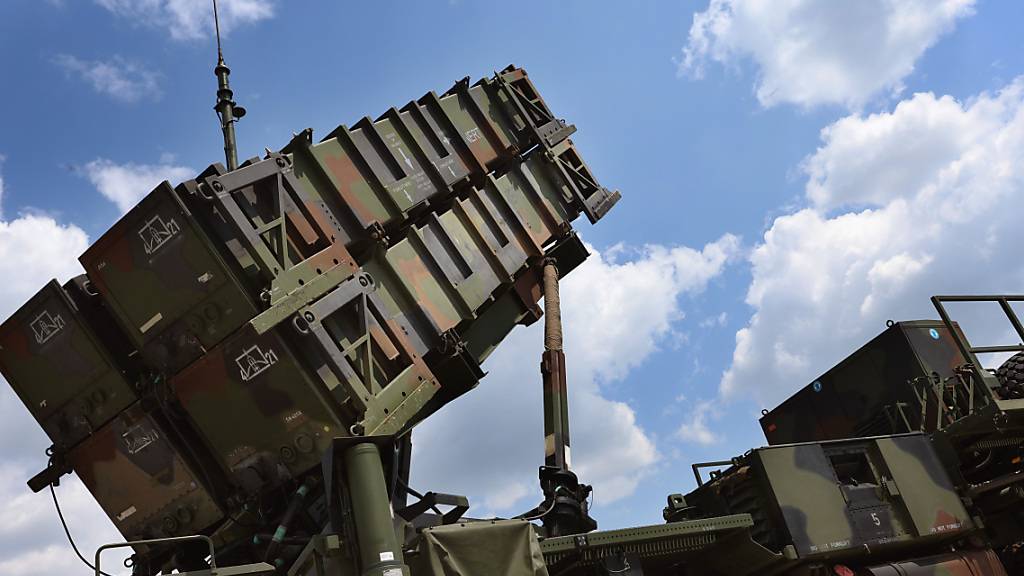 ARCHIV - Ein Startgerät des Flugabwehrraketensystems Patriot. Foto: Karl-Josef Hildenbrand/dpa