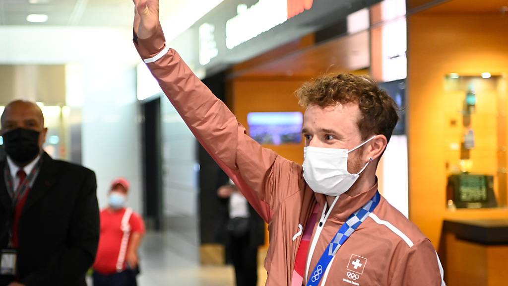Zurück in der Heimat: Mountainbike-Silbermedaillengewinner Mathias Flückiger beim Empfang in Zürich-Kloten