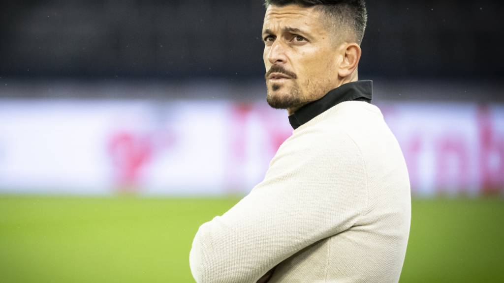Dennis Hediger, Interimstrainer beim FCZ, muss die nächste Niederlage seines Teams beobachten