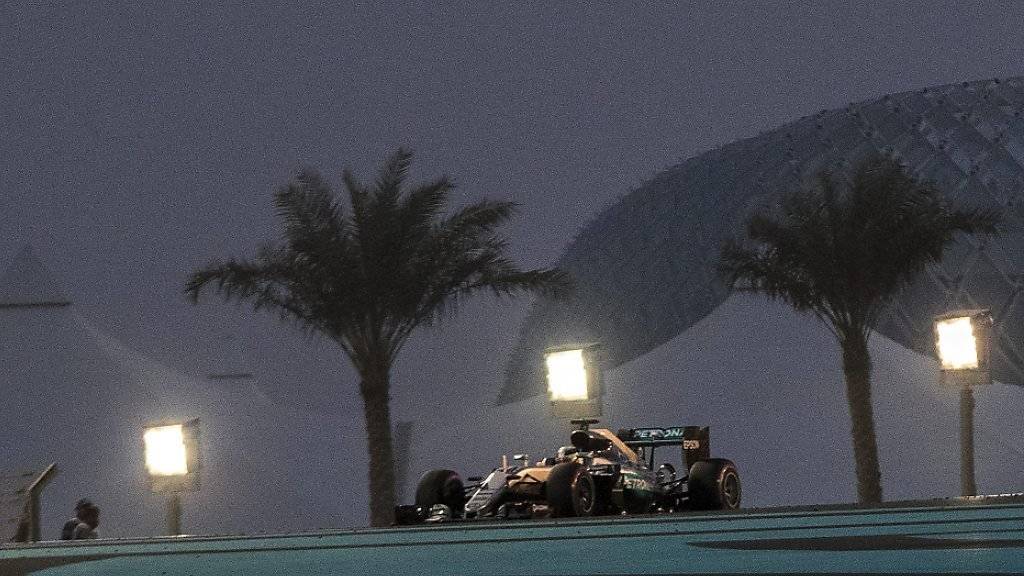 Unter Flutlicht holt sich Lewis Hamilton seine 61. Pole-Position