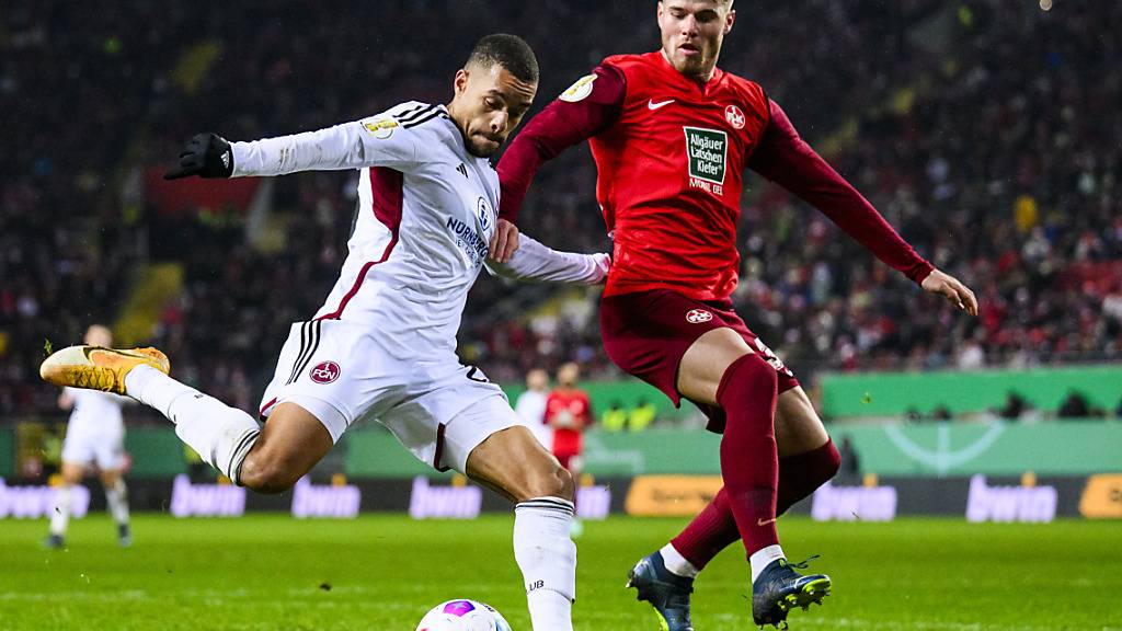 Jan Elvedi (rechts, hier in der 1. Runde gegen Nürnberg) eröffnet für Kaiserslautern das Skore im Viertelfinal gegen Hertha Berlin und zieht mit den «Roten Teufeln» in den Halbfinal ein