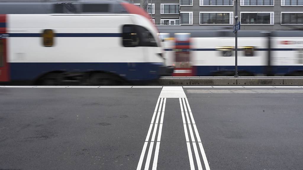 Der Regierungsrat beantragt einen Rahmenkredit in der Höhe von 872 Millionen Franken für den Zürcher Verkehrsverbund (ZVV). Damit soll das Defizit in den Jahren 2025 und 2026 gedeckt werden. (Symbolbild)