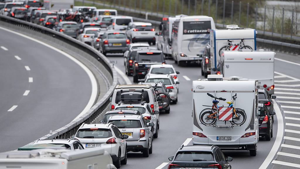 Drei Verletzte nach Auffahrunfall auf der A2 bei Erstfeld