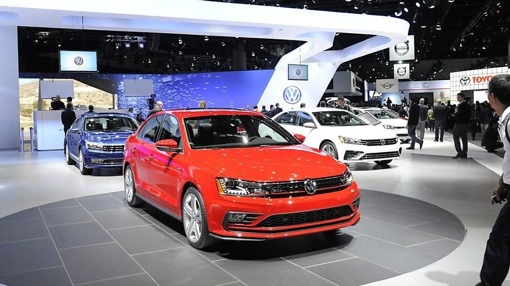 Ein Volkswagenmodell bei der laufenden US-Autoshow in Kalifornien. Der deutsche Autokonzern  hat in den USA einen Rückrufplan für die vom Abgas-Skandal betroffenen VW-Modelle vorgelegt.