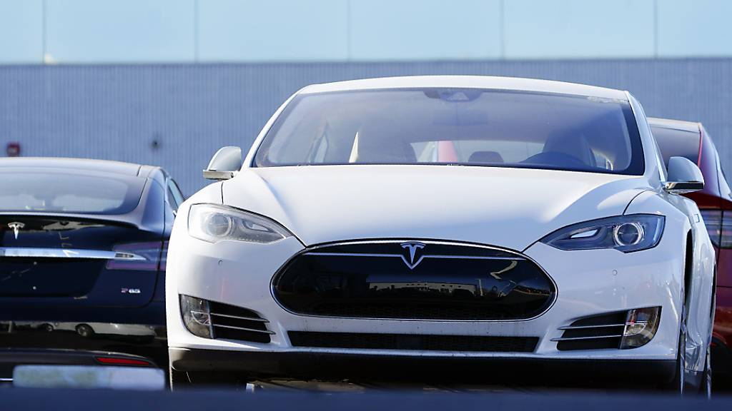 Tesla soll 158'000 Fahrzeuge zurückrufen. (Archiv)