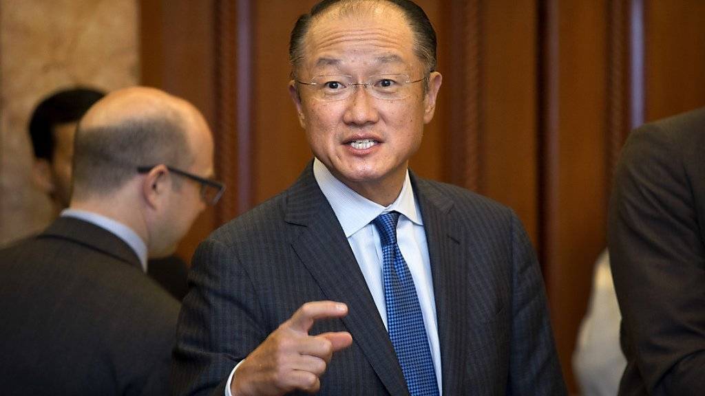 Die Mitarbeitervereinigung der Weltbank wirft ihm Führungsschwäche vor, er kandidiert für eine weitere Amtszeit als Präsident der Organisation: Jim Yong Kim. (Archivbild)