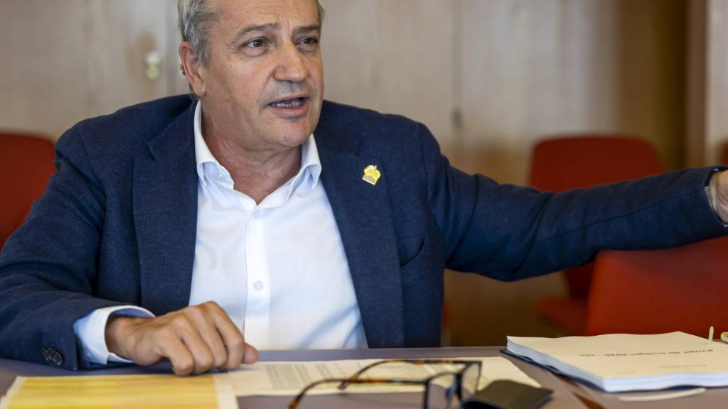 Die Stadt Genf mit Stadtpräsident Alfonso Gomez hat ihr Budget für 2026 verabschiedet. (Archivbild)