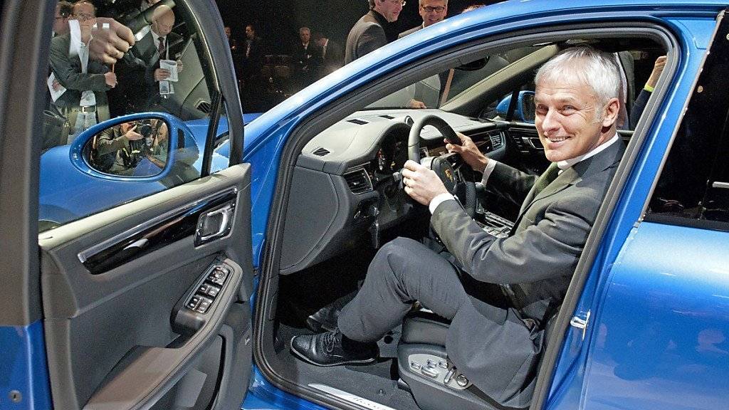 Nachdem Matthias Müller VW aus der Krise lenken soll, gibt er das Steuer bei Porsche an Oliver Blume ab.