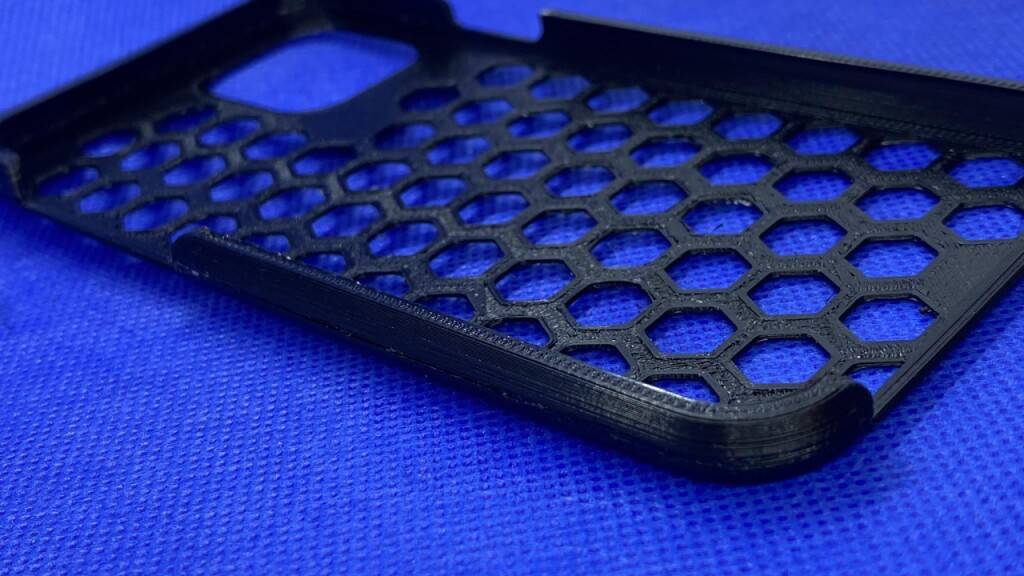 Mit einer neuen Methode können Forschende Plastik aus Maiskolben herstellen. In einem ersten Versuch entstand mit dem neuen Prozess eine Handyhülle.