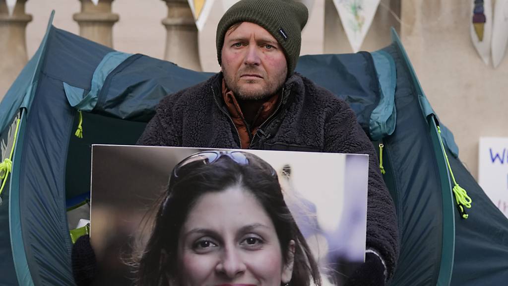 ARCHIV - Die iranischen Behörden haben den Pass der seit nun mehr als fünf Jahren inhaftierten Zaghari-Ratcliffe zurückgegeben und damit die Hoffnung einer möglichen Freilassung auch bei ihrem Mann Richard Ratcliffe geweckt. Foto: Frank Augstein/AP/dpa