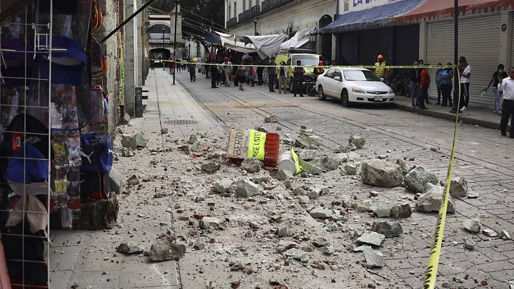 In Mexiko hat ein Erdbeben vielerorts Schäden an Gebäuden angerichtet und einige Todesopfer gefordert.