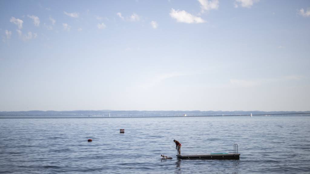 In Rorschach SG muss in diesem Sommer im See gebadet werden. (Archivaufnahme)