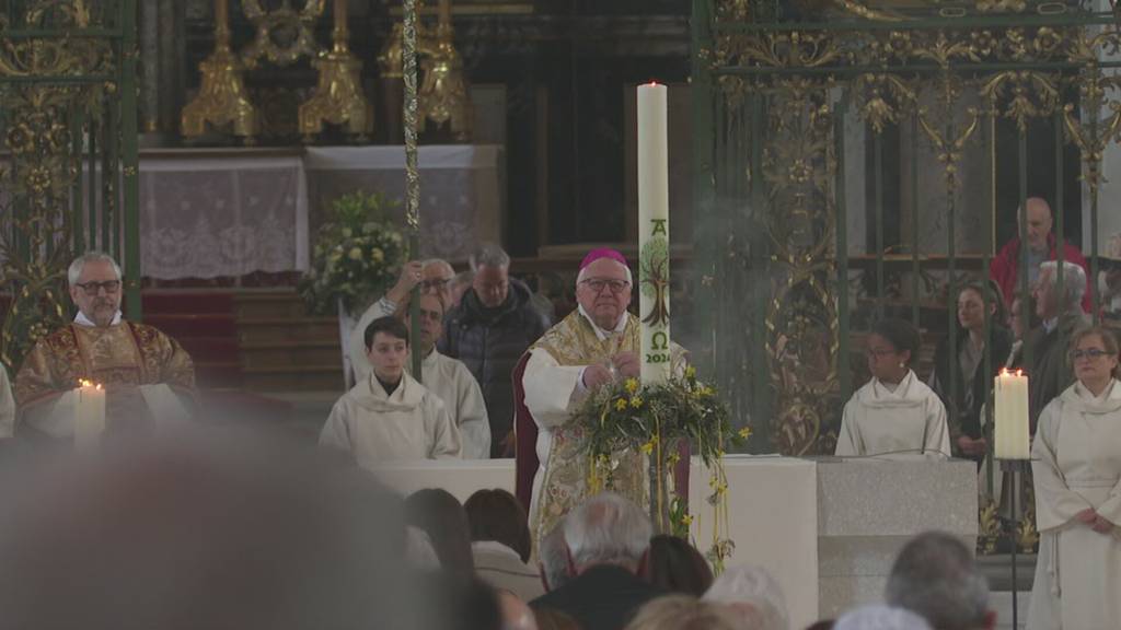 Ostermesse: Hunderte Gläubige strömen in St.Galler Kathedrale
