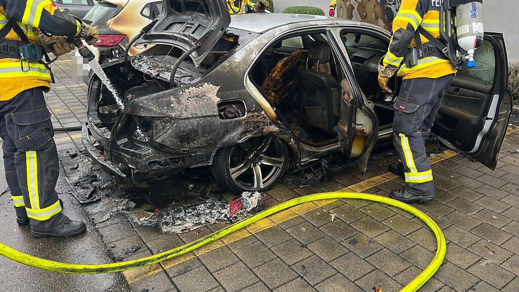 Feuerwehrmann nach Einsatz bei Autobrand in Sulgen im Spital