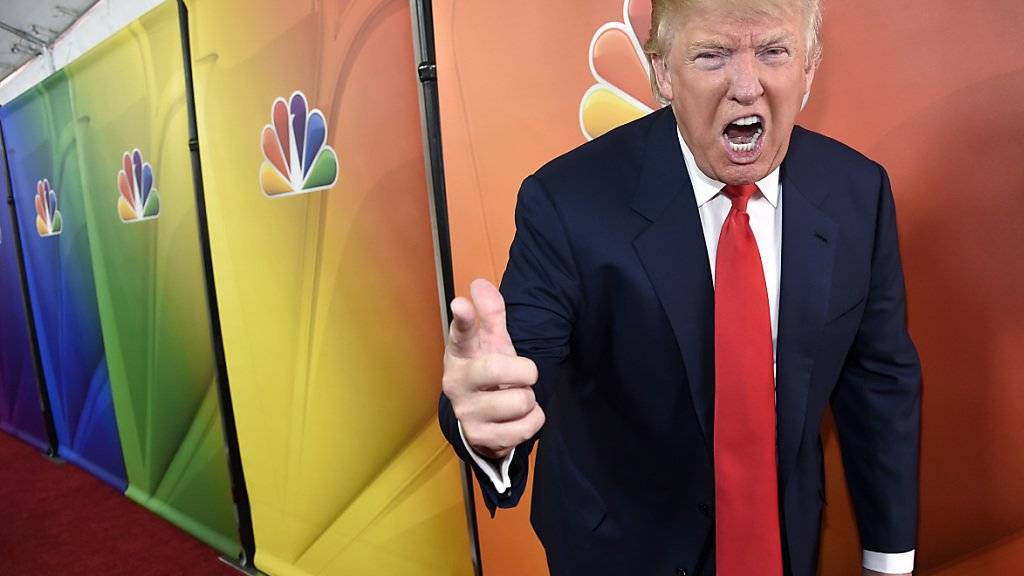 «You are fired» Donald Trump 2015 auf dem Weg zur  Reality-Fernseh-Show «Celebrity Apprentice». Der designierte US-Präsident will auch in Zukunft Produzent der erfolgreichen TV-Show bleiben.