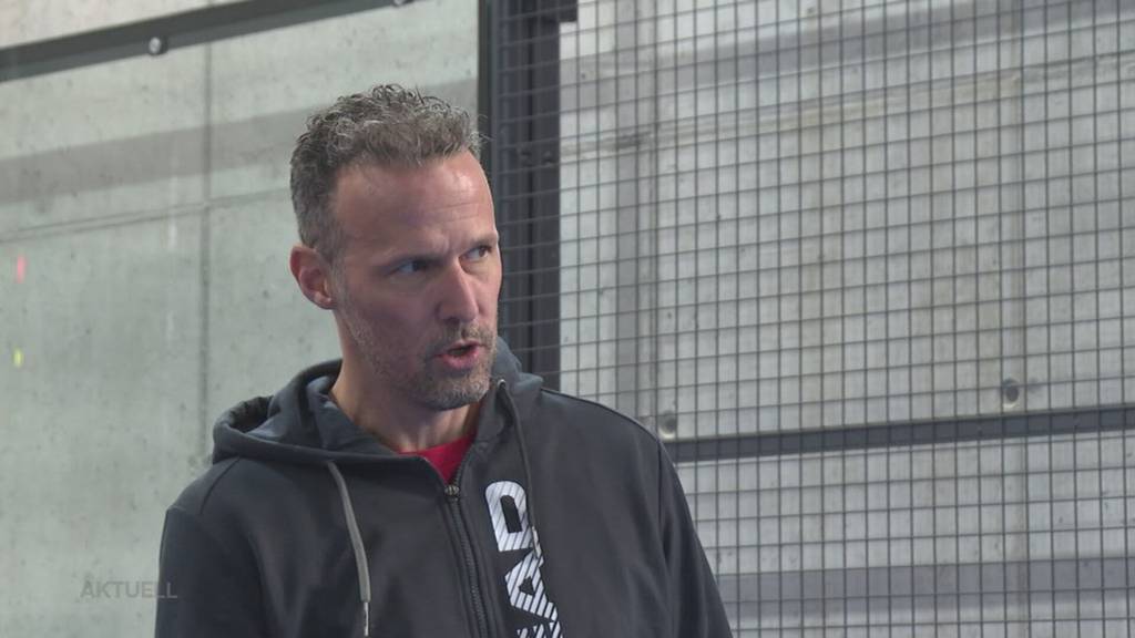Padel statt Fussball: Marco Streller eröffnet in OEnsingen Halle für Trendsport