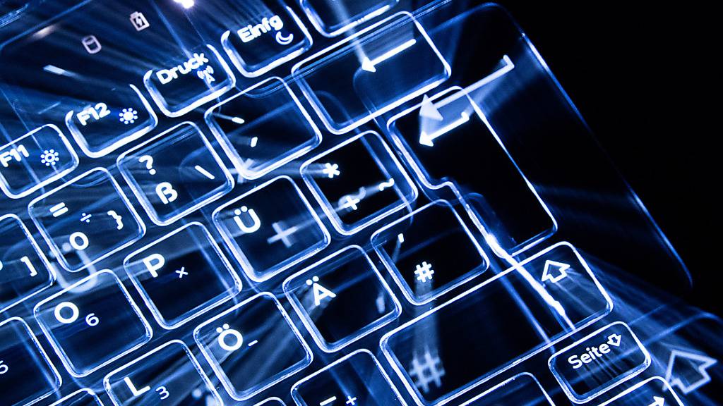 ARCHIV - Symbolbild. Bei einem Cyber-Angriff auf die britische Wahlkommission haben Hacker womöglich die Daten von Dutzenden Millionen Wahlberechtigten gestohlen. Foto: Sebastian Gollnow/dpa