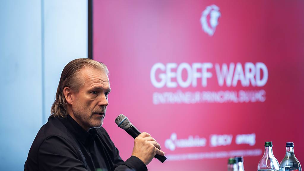 Geoff Ward erklärt an einer Medienkonferenz des Lausanne HC drei Tage nach dem verlorenen siebten Spiel im Playoff-Final gegen die ZSC Lions (0:2) seine vorzeitige Vertragsverlängerung