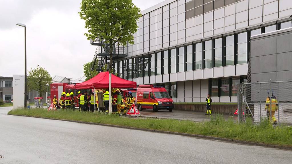 Chemieunfall in Lenzburg – Einsatzkräfte mit Grossaufgebot ausgerückt