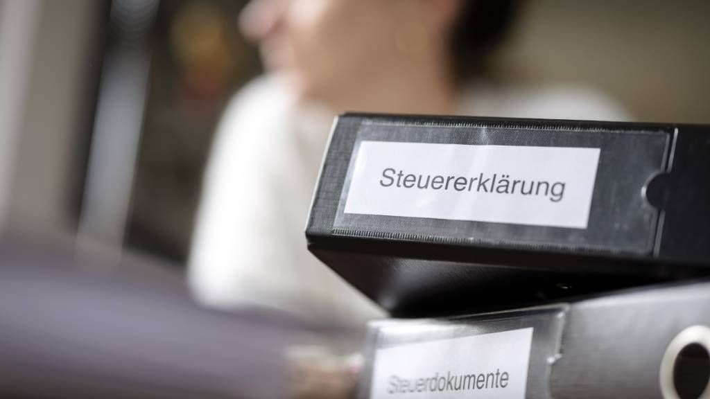 Die «Stopp-Prämienschock»-Initiative der Zürcher SVP fordert höhere Steueabzüge für die Krankenkassenprämien. (Symbolbild)