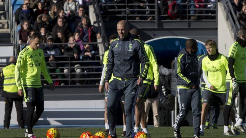 Zidane leitete sein erstes Training