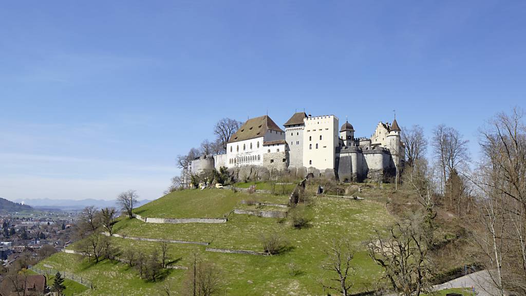 Kommunale Wahlen im Aargau: Im Stadtrat Lenzburg gewannen GLP und SP je einen Sitz. Auf dem Bild ist das Schloss Lenzburg zu sehen. (Archivbild)