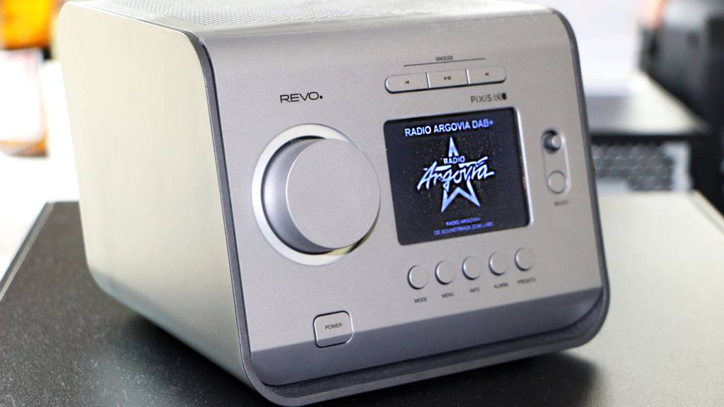 So baut euch Exclusiv Car-Hifi in Hallwil euer neues DAB Radio ein