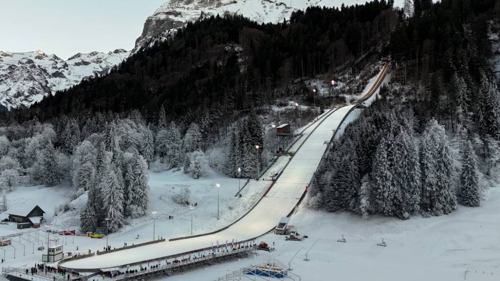 Auf der Skisprungschanze von Engelberg wird 2038 vielleicht um olympisches Gold gekämpft. (Archivaufnahme)