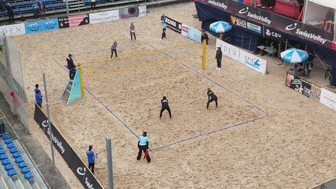 Spitzenteams beim internationalen Beachvolleyball-Turnier in Spiez