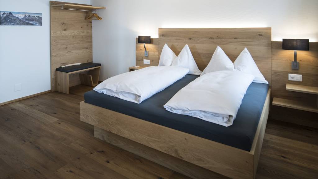 Die Schweizer Hotellerie hat im August weniger Gästeübernachtungen verzeichnet. Die Zahl der Logiernächte sank gegenüber dem Vorjahresmonat um 2,1 Prozent. (Archivbild)
