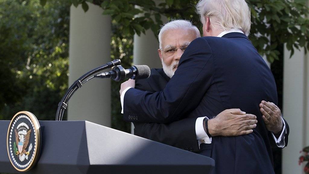 Annäherung im Rosengarten: Indiens Premier Modi besucht US-Präsident Trump in Washington.