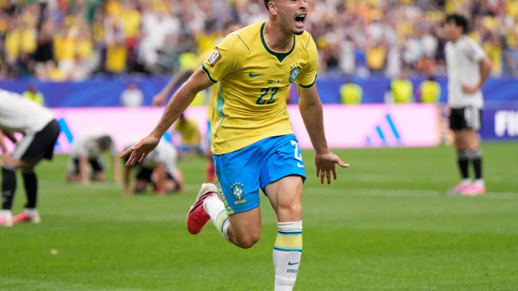 Brasilien schlägt Japan in der letzten Minute