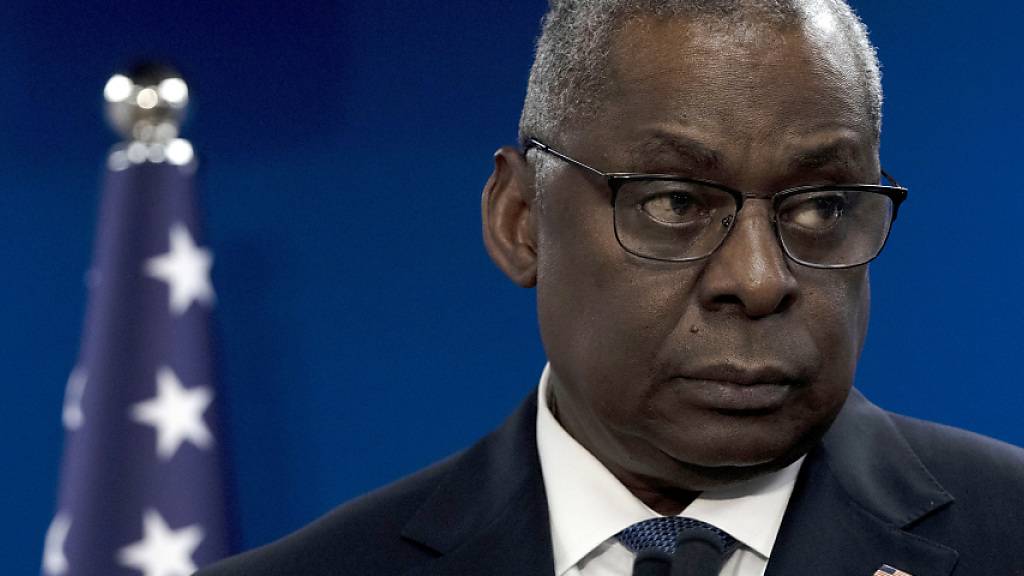ARCHIV - Der Militärschlag gegen die Huthi-Rebellen soll für US-Verteidigungsminister Lloyd Austin ein klares Signal setzen. Foto: Maya Alleruzzo/AP/dpa