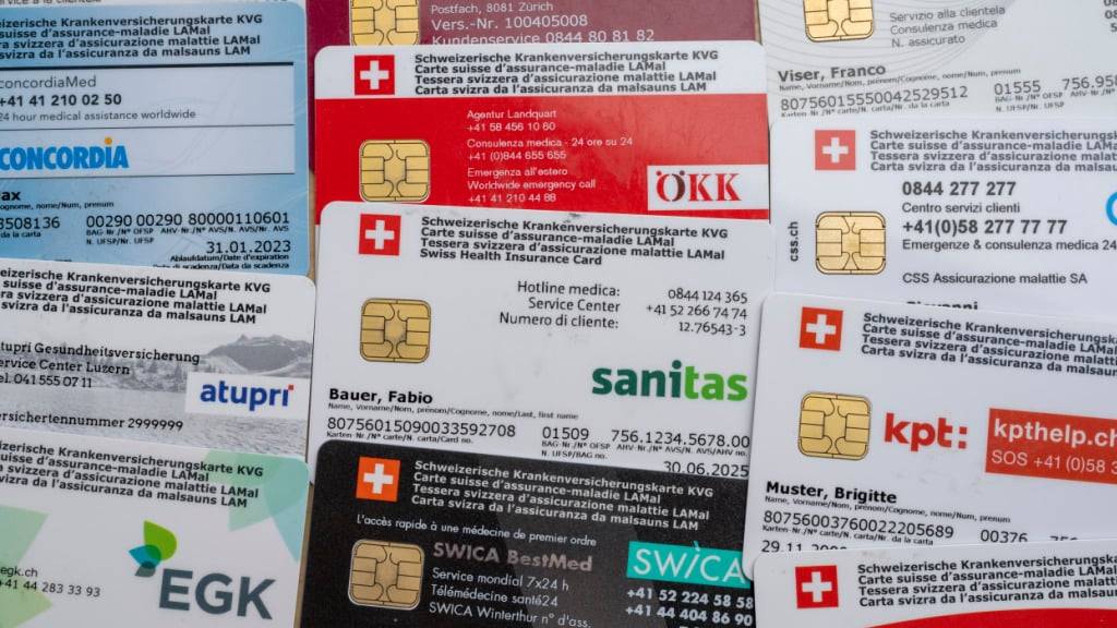 Die Krankenkassenprämien dürften nächstes Jahr erneut steigen, aber moderater als im laufenden Jahr. Davon geht die zuständige Stelle beim Bund aus. (Themenbild)