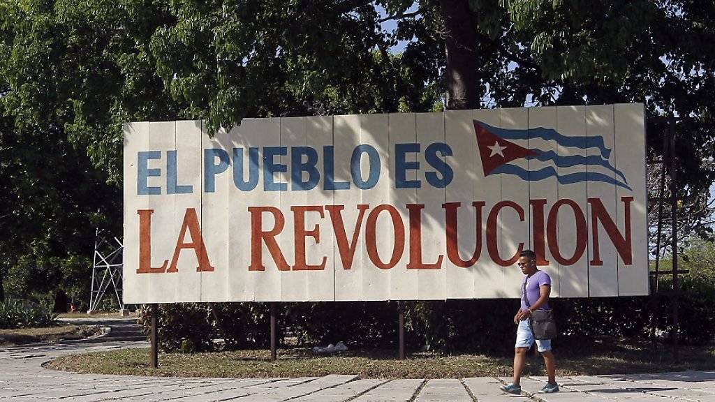 «Das Volk ist die Revolution» steht auf diesem Plakat in Havanna (Archiv)