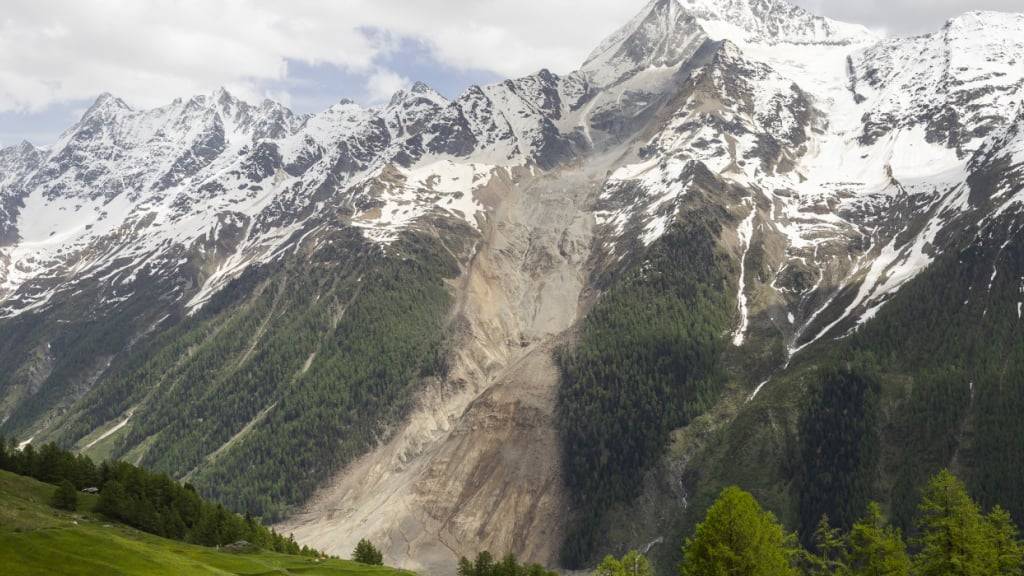 Die Schülerinnen und Schüler von Blatten wurden bereits vor dem Bergsturz von vergangener Woche in den Nachbardörfern unterrichtet. (Archivbild)