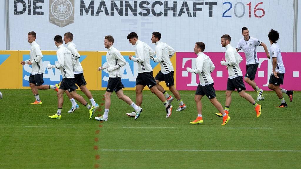 Das deutsche Team im Training an der Euro 2016 (Foto: KEYSTONE/Ti-Press/Samuel Golay)
