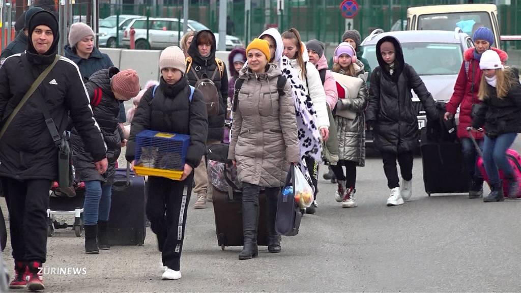 Wie ukrainische Flüchtlinge den Krieg an der polnischen Grenze erleben