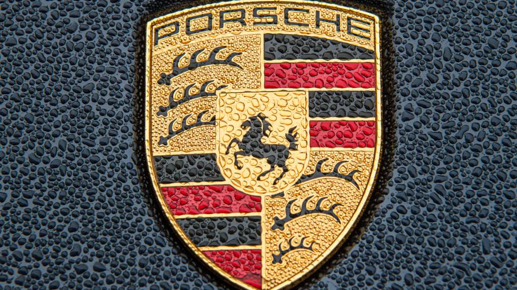 Beim Sportwagenbauer Porsche geht die Talfahrt weiter. Im ersten Quartal 2026 sackte der weltweite Verkauf wegen der weiterhin schwierigen Lage in China und in Nordamerika um 15 Prozent auf 60'991 Autos ab. (Archivbild)