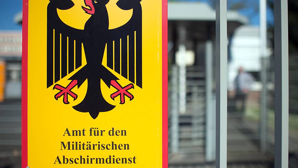 Der deutsche Militärgeheimdienst hat im vergangenen Jahr deutlich mehr neue Verdachtsfälle wegen Rechtsextremismus in der Bundeswehr untersucht, als im Jahr 2019.