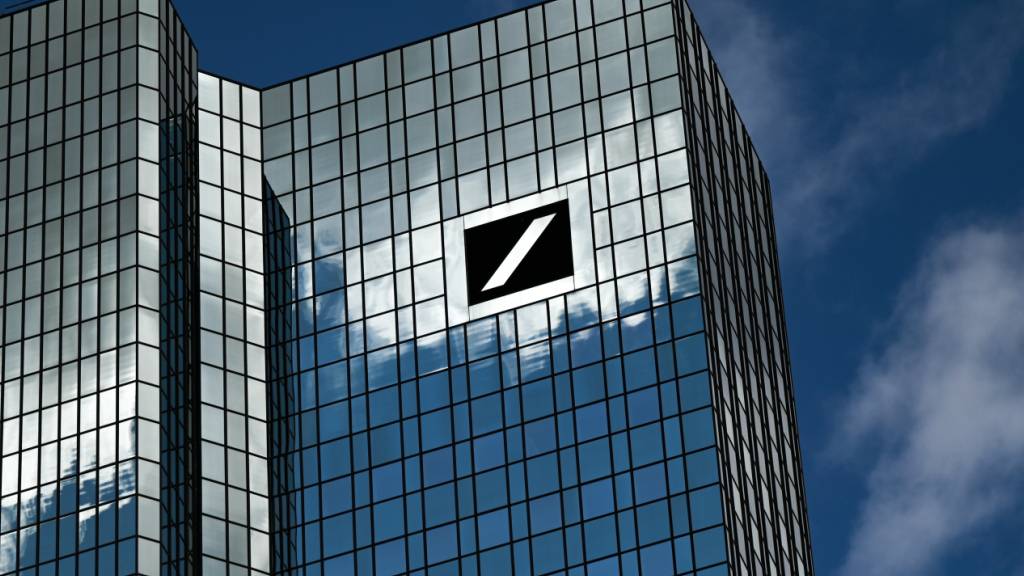 Razzia bei der Deutschen Bank: Wegen des Verdachts der Geldwäsche durchsucht die Justiz Gebäude des grössten deutschen Geldhauses in Frankfurt und Berlin. (Im Bild die Zentrale des Konzerns in Frankfurt)