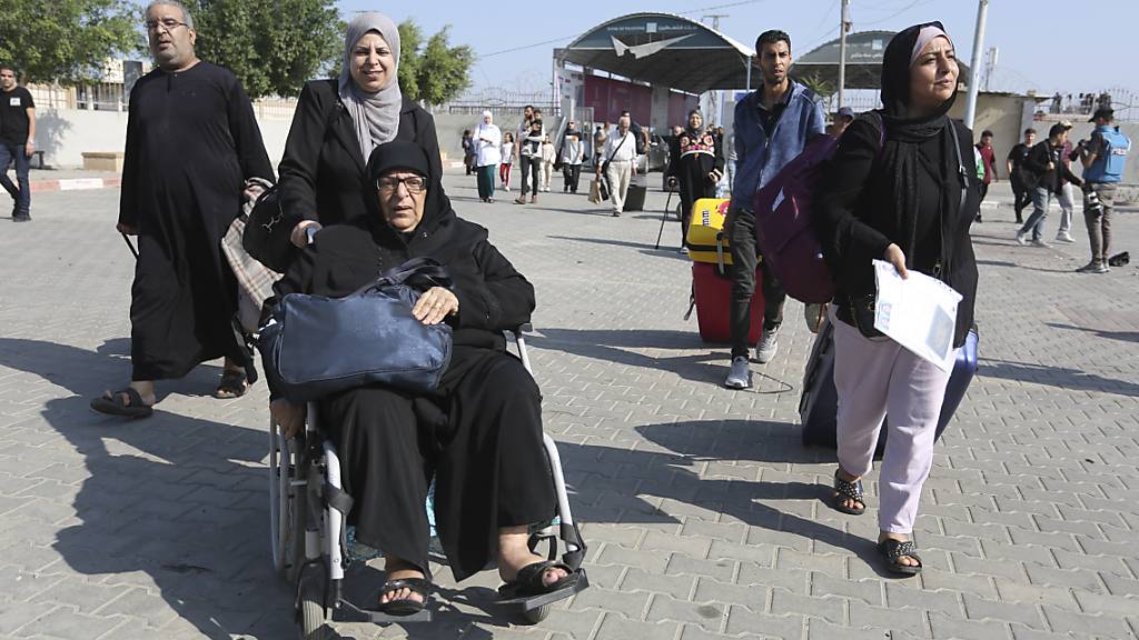 Tausende Menschen wollen aus dem Gazastreifen ausreisen. Foto: Hatem Ali/AP/dpa